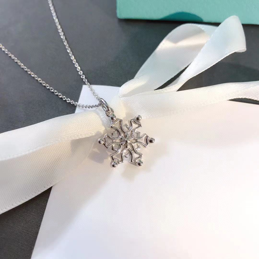 [Stellar jewels]STERLING SILVER SNOWFLAKE PENDANT NECKLACE