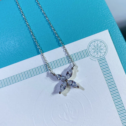 [Stellar jewels]PLATINUM AND DIAMOND VICTORIA PENDANT NECKLACE