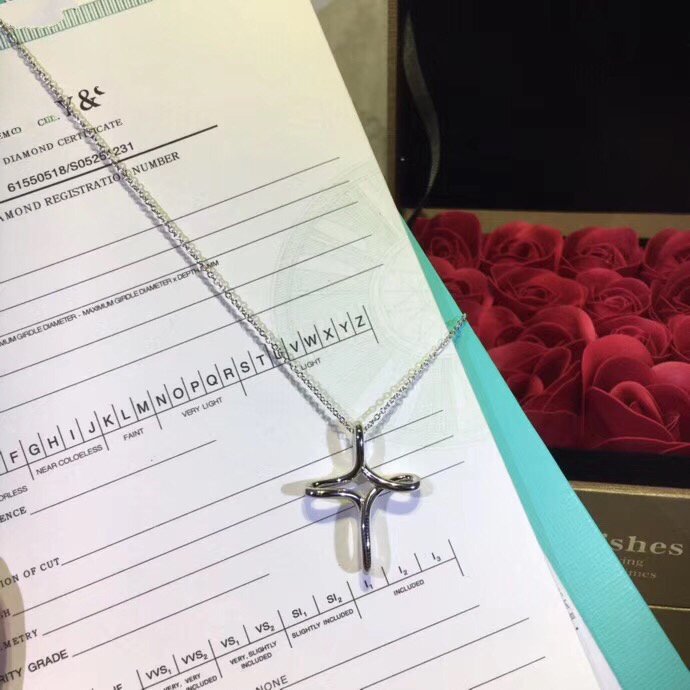 [Stellar jewels]CROSS NECKLACE STERLING SILVER MATERIAL