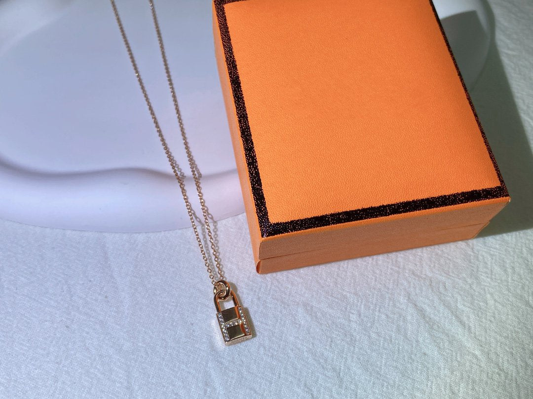 [Stars Jewelry]HM ADVANCED NICHE LOCK HEAD NECKLACE DIAMONDS