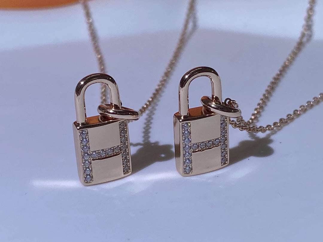 [Stars Jewelry]HM ADVANCED NICHE LOCK HEAD NECKLACE DIAMONDS