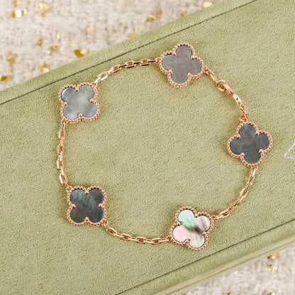[Stars Jewelry] CLOVER 5 MOTIF GRAY MOP BRACELET COLLECTION