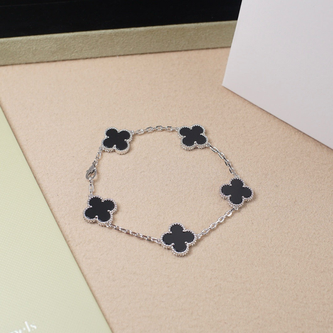 [Stars Jewelry] CLOVER 5 MOTIF ONYXS BRACELET COLLECTION