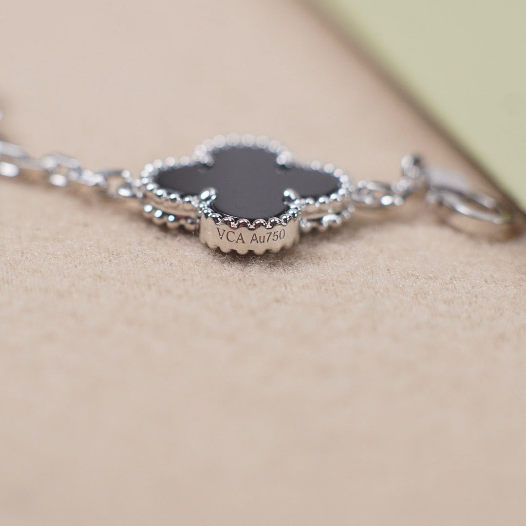 [Stars Jewelry] CLOVER 5 MOTIF ONYXS BRACELET COLLECTION
