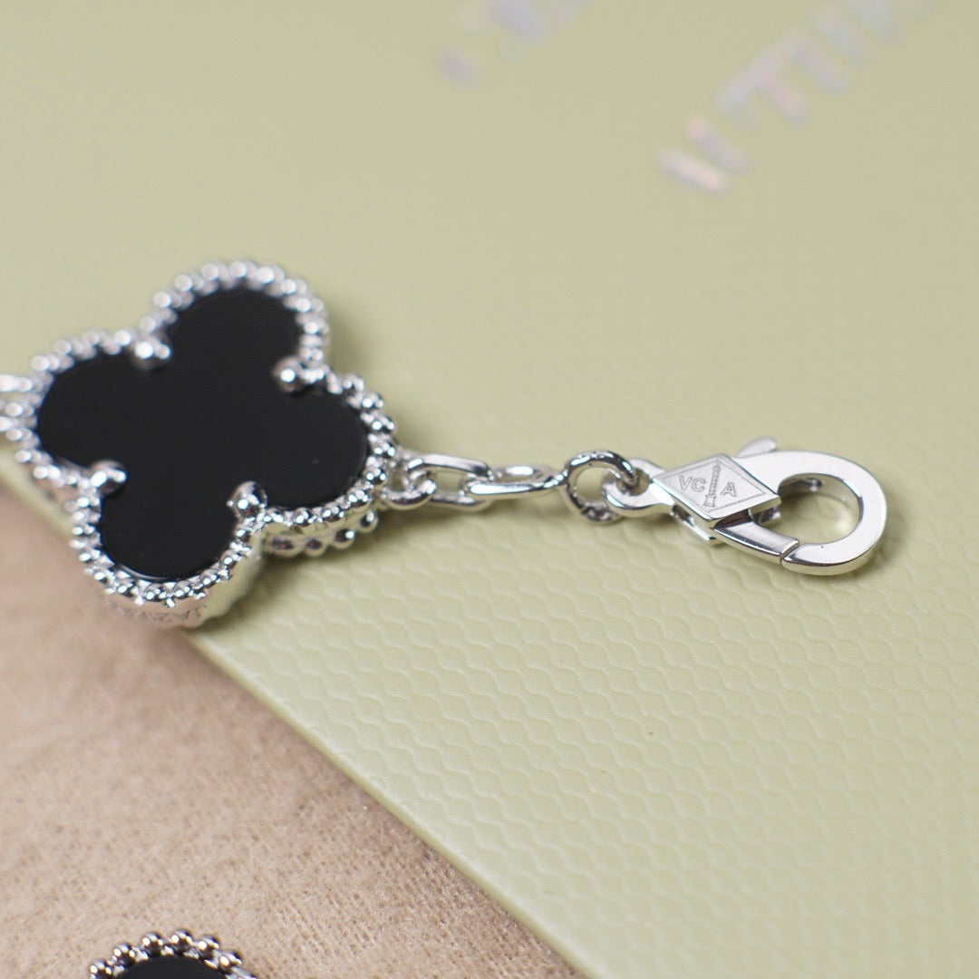 [Stars Jewelry] CLOVER 5 MOTIF ONYXS BRACELET COLLECTION