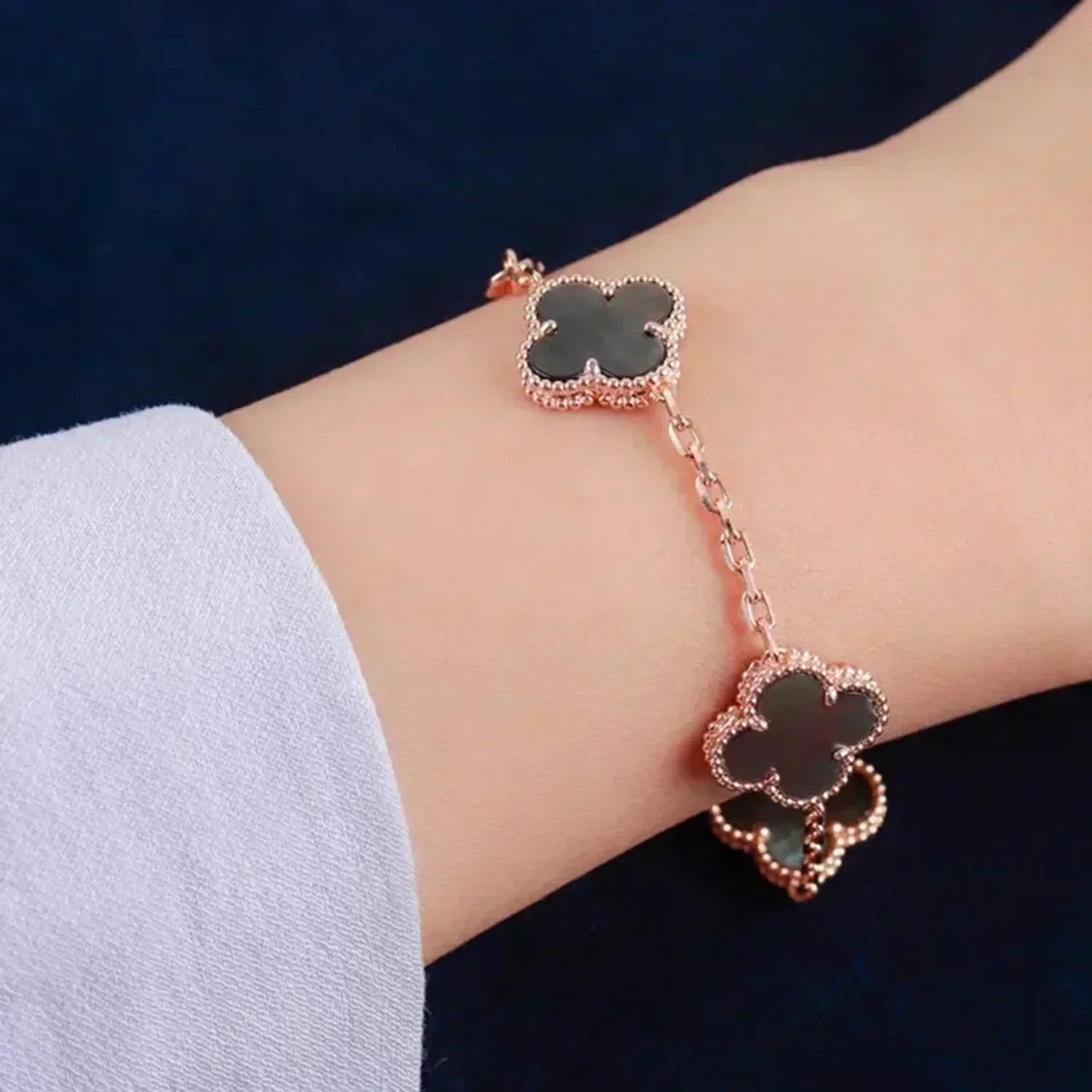 [Stars Jewelry] CLOVER 5 MOTIF GRAY MOP BRACELET COLLECTION