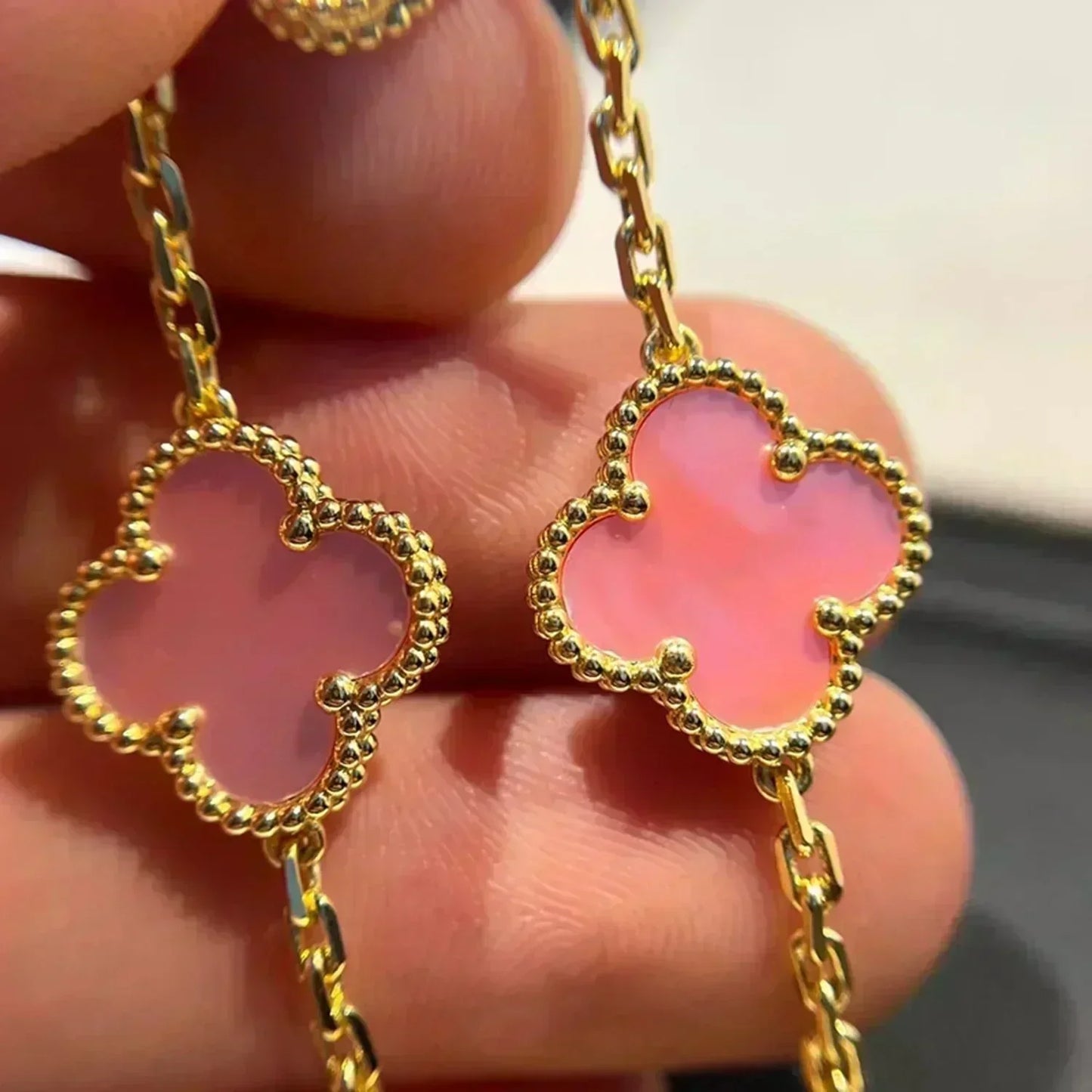[Stars Jewelry] CLOVER 5 MOTIFS  PINK MOP BRACELET COLLECTION