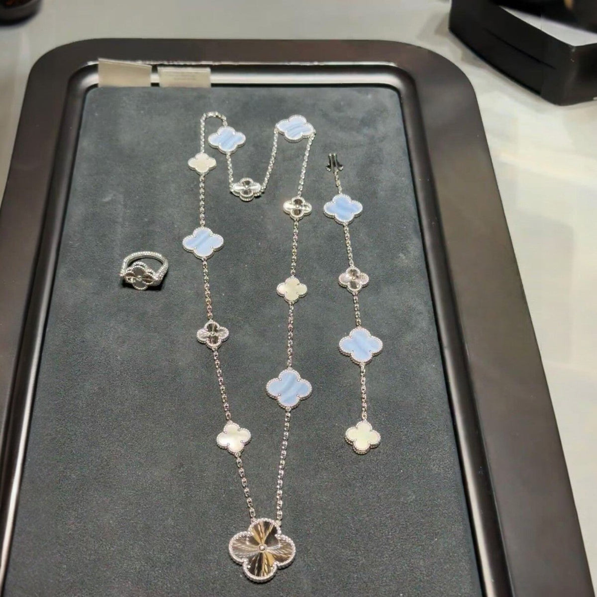 [Stars Jewelry]DETACHABLE CLOVER 15(11+4) FLOWER SILVER NECKLACE SET