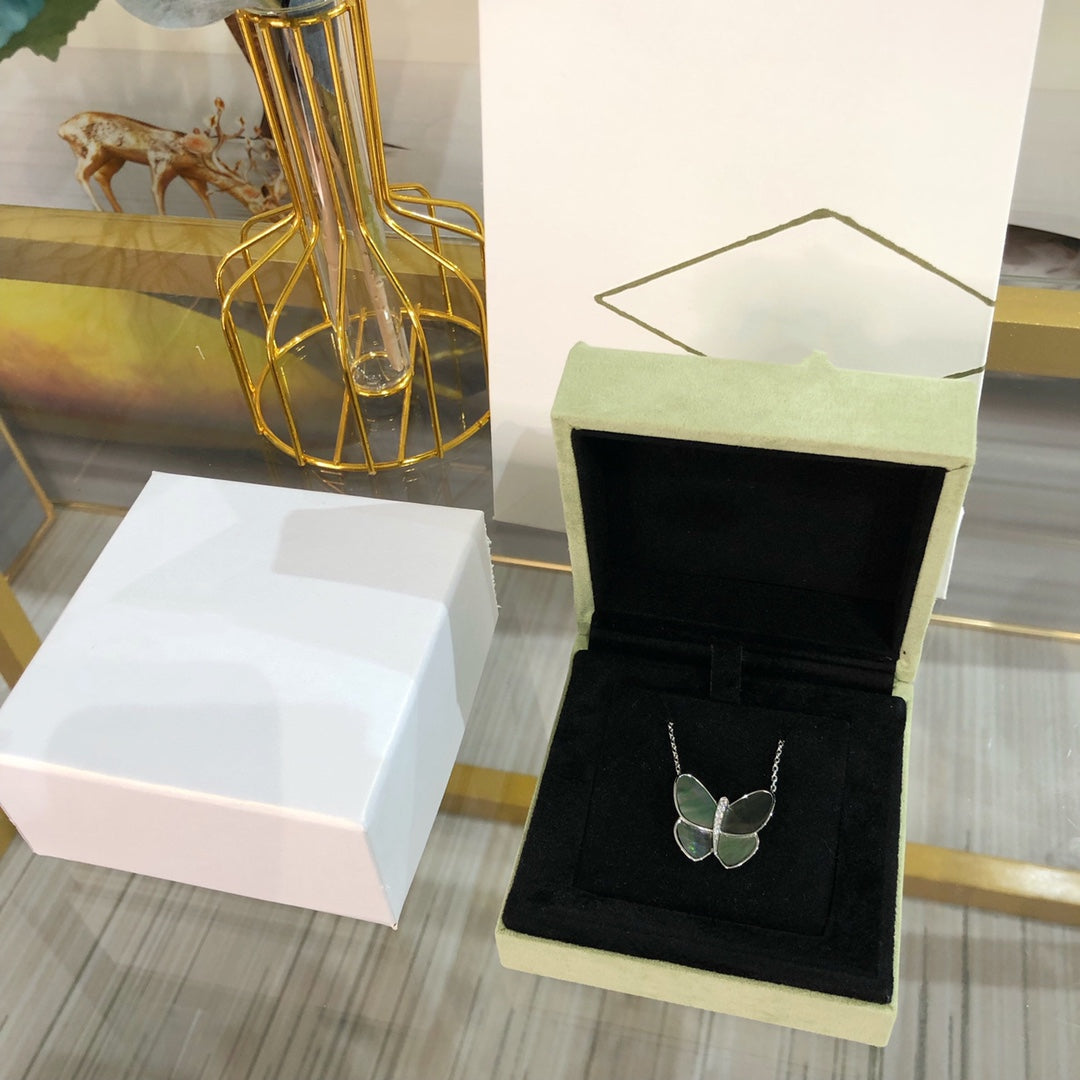 [Stars Jewelry]LARGE BUTTERFLY SILVER PENDANT DIAMOND NECKLACE