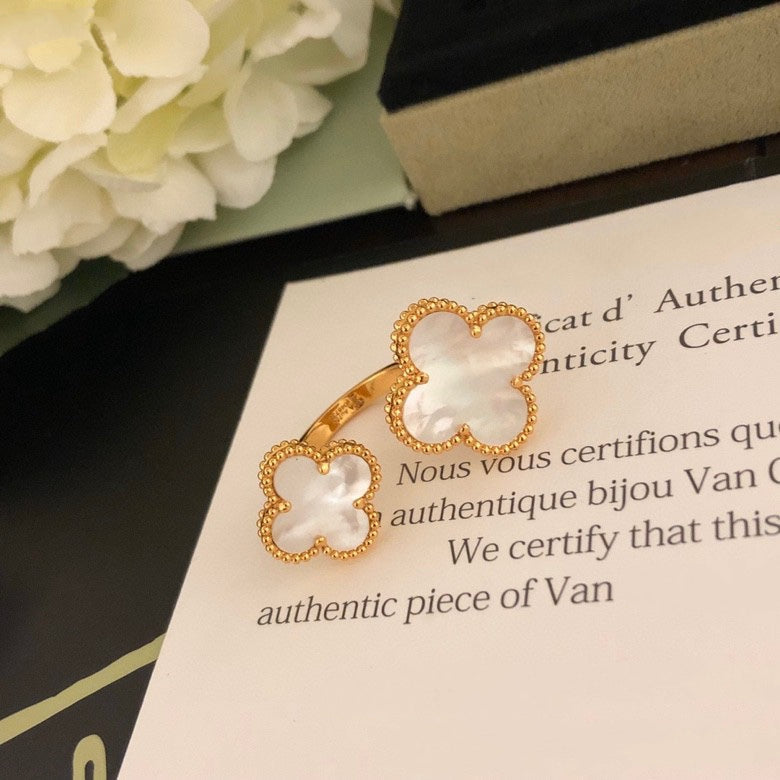 [Stars Jewelry]CLOVER BETWEEN THE FINGER RING