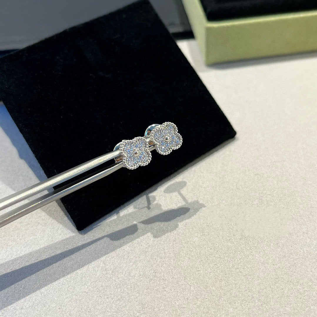 [Stars Jewelry]CLOVER MINI DIAMOND STUD EARRINGS