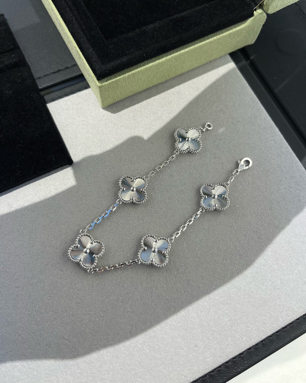 [Stars Jewelry] CLOVER 5 MOTIF LASER BRACELET COLLECTION